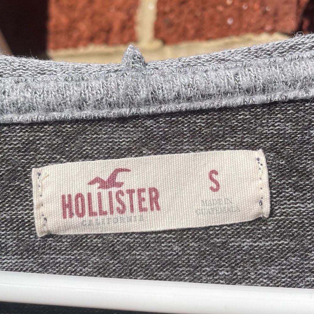 Hollister Top - Picture 2 of 3